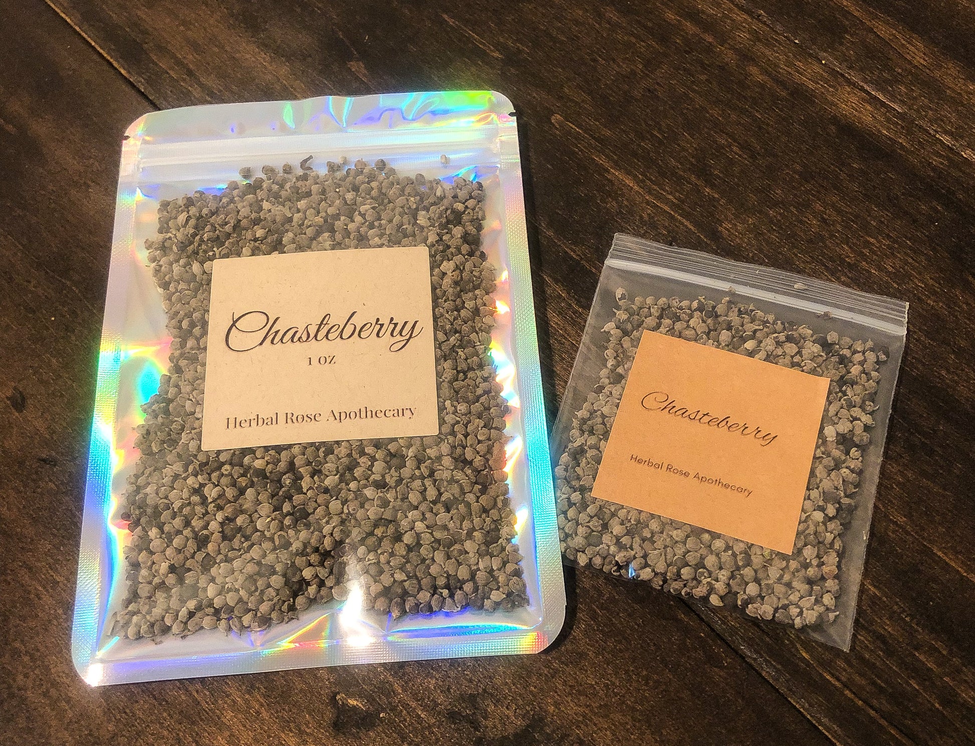 chasteberry 8g and 1oz in clear bags on wooden background